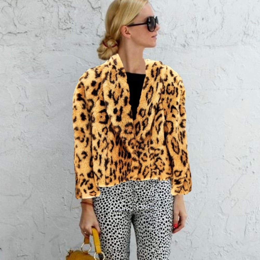 Fashionable Women’s Leopard Faux Fur Coat